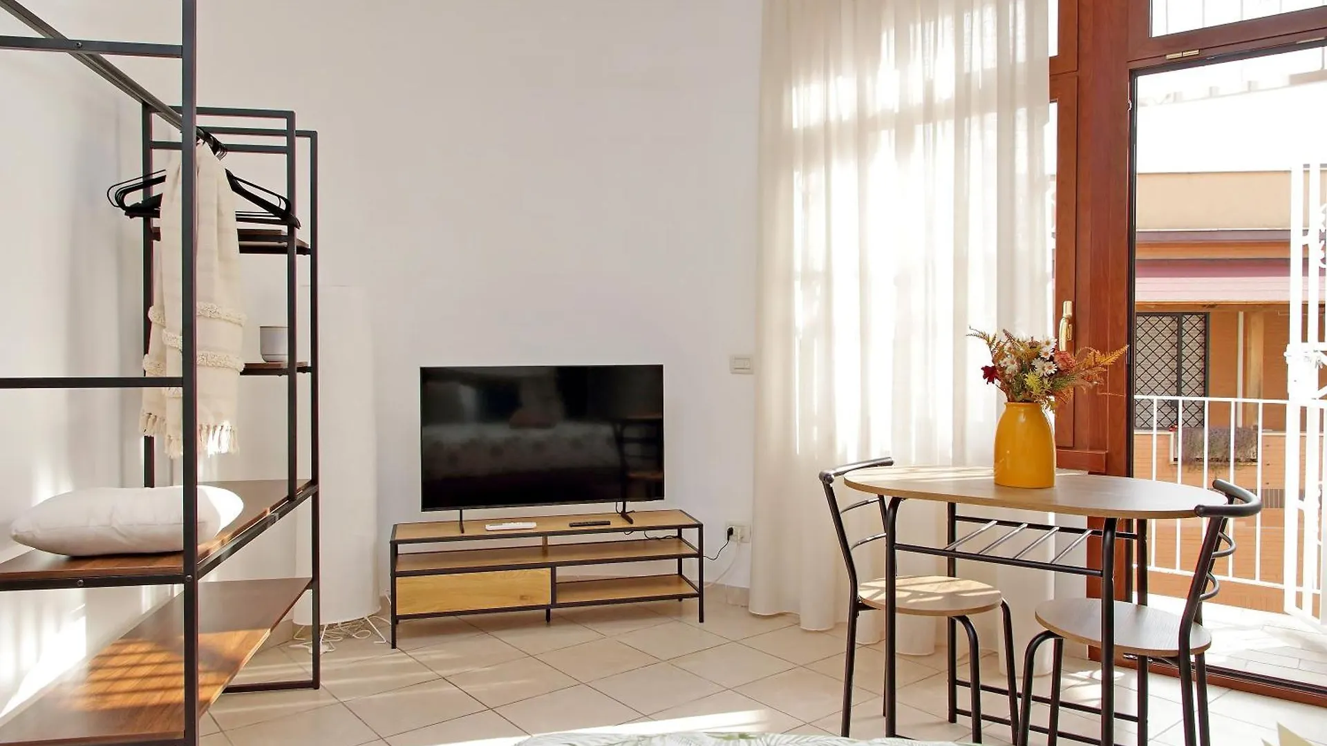 Centrale - Ottimi Collegamenti Per Roma E Apt Fiumicino Apartment