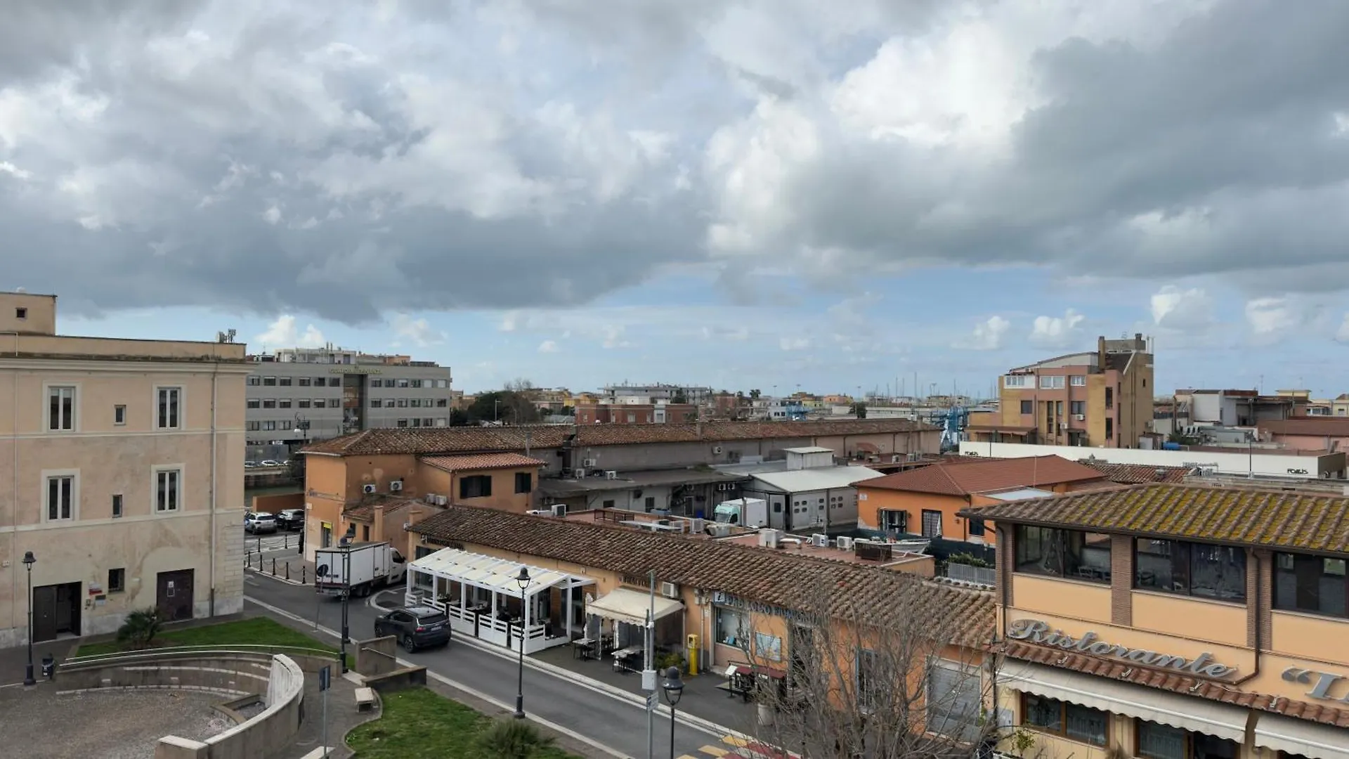 Centrale - Ottimi Collegamenti Per Roma E Apt Fiumicino Italy