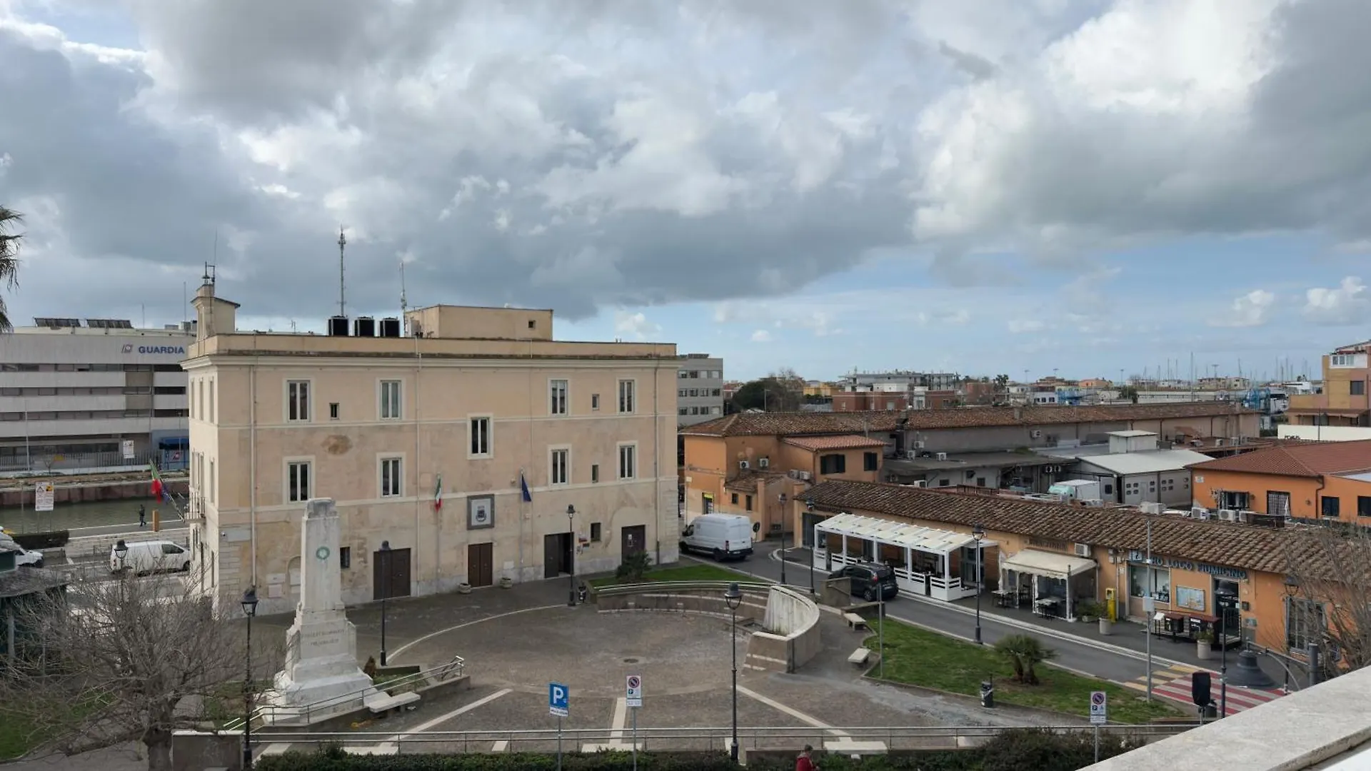 Centrale - Ottimi Collegamenti Per Roma E Apt Fiumicino Apartment